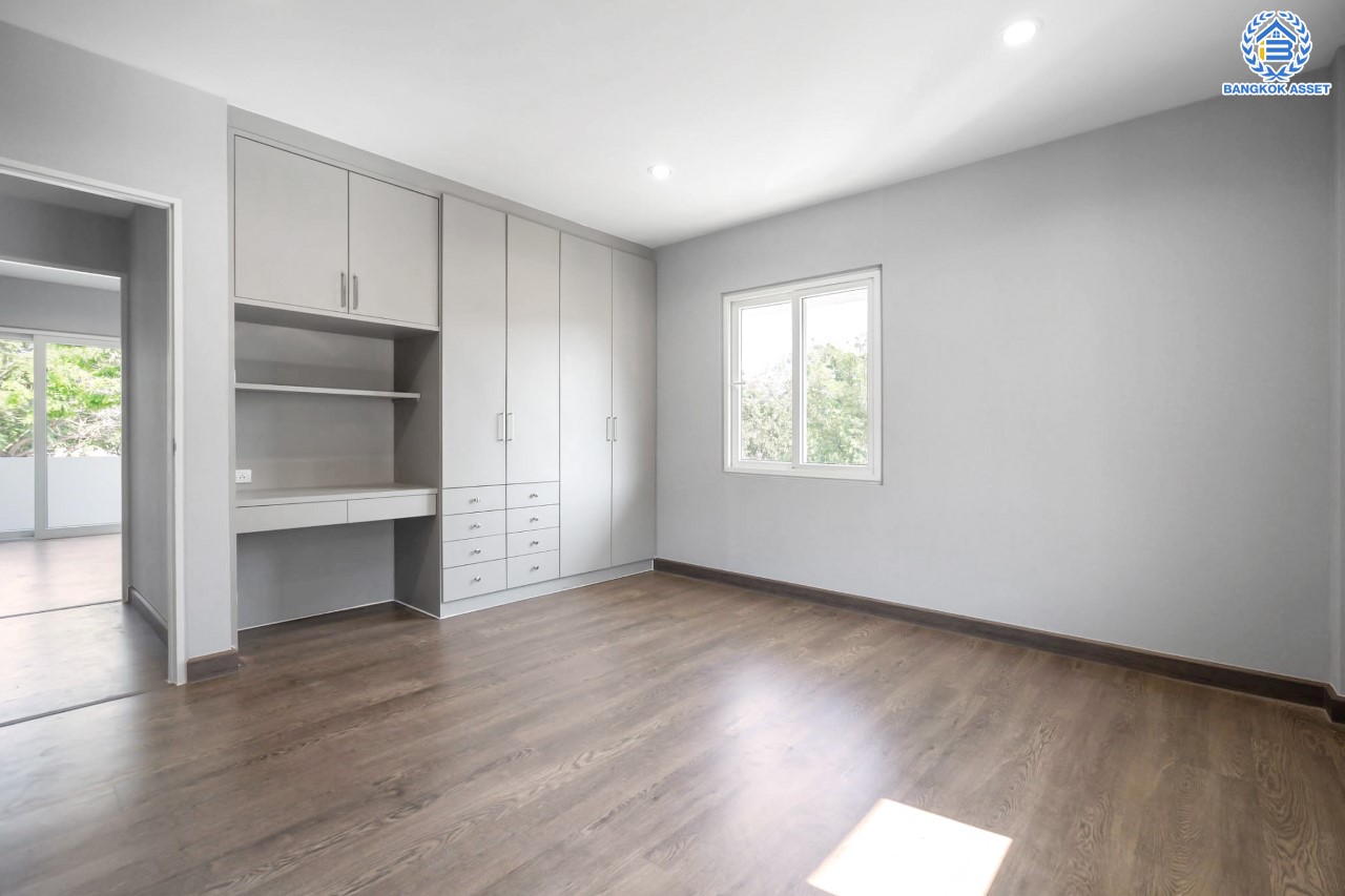 บ้านมือสองตกแต่งใหม่ ม.โนเบิล อุทยาน บรมราชชนนี-พุทธมณฑลสาย3 ห้องมุม เนื้อที่ 60 ตร.ว. ฟังก์ชัน 4 ห้องนอน 3 ห้องน้ำ บนทำเลศักยภาพ ใกล้ทางคู่ขนานลอยฟ้าบรมราชชนนี ม.มหิดล และ เพียง 10 นาทีถึงเซ็นทรัลศาลายา